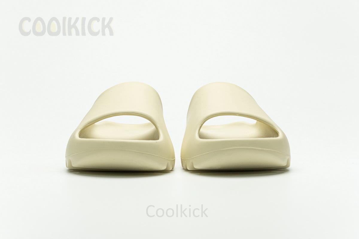 Adidas Yeezy Slide “Desert Sand” - Image 2